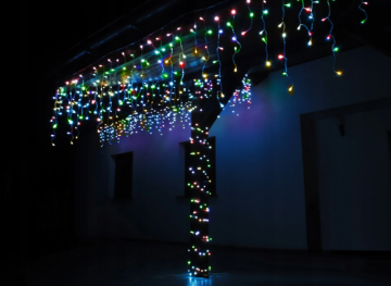 Karácsonyi fényfüggöny kültéri/belső 300 LED - 22,6m - színes jégcsapok
